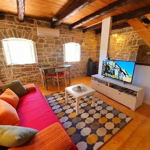Casa Leonarda, Rustic Istrian Stone House, Nature, Peace And Hilltop Views, Near Motovun Ferienhaus Zamask